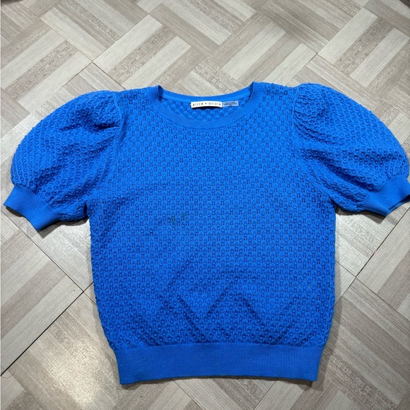 Alice + Olivia Tops - Alice + Olivia Risa Puff Sleeve Pointelle Pullover Size M